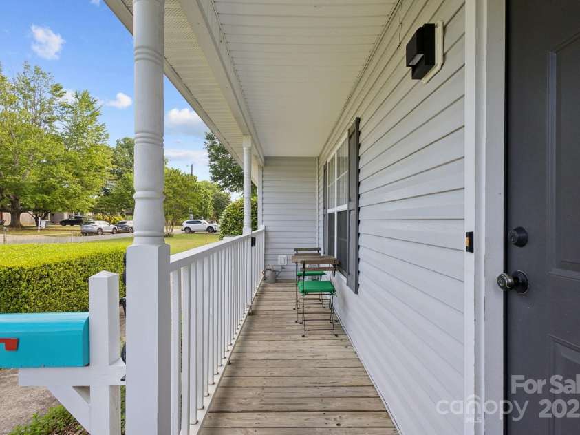 3721 Conway Avenue, Charlotte, NC 28209.  MLS# CAR4263986, YatesRealty ID 24813. 
