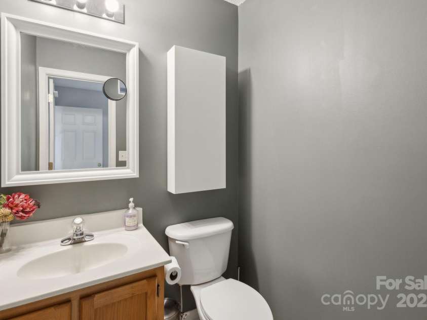 3721 Conway Avenue, Charlotte, NC 28209.  MLS# CAR4263986, YatesRealty ID 24813. 