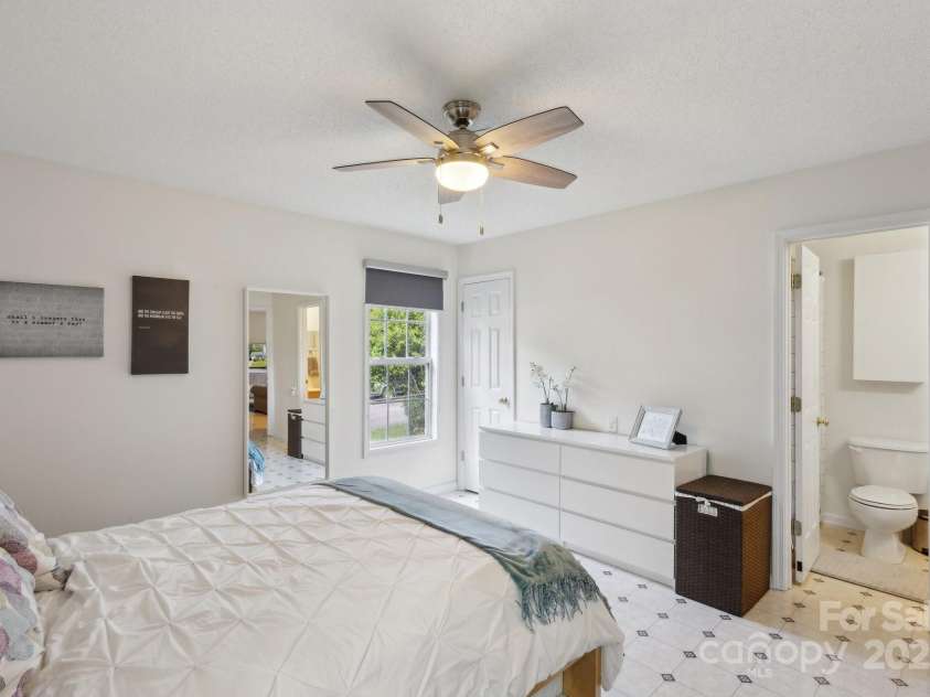 3721 Conway Avenue, Charlotte, NC 28209.  MLS# CAR4263986, YatesRealty ID 24813. 