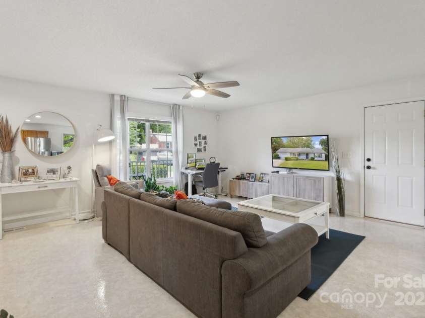 3721 Conway Avenue, Charlotte, NC 28209.  MLS# CAR4263986, YatesRealty ID 24813. 
