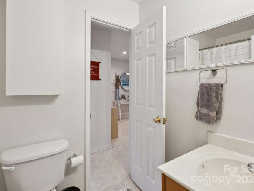 3721 Conway Avenue, Charlotte, NC 28209.  MLS# CAR4263986, YatesRealty ID 24813. 