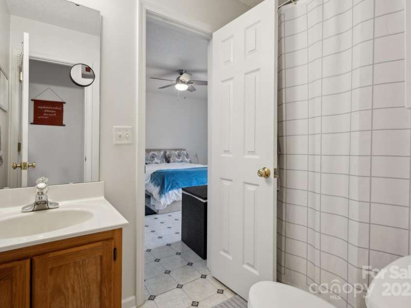 3721 Conway Avenue, Charlotte, NC 28209.  MLS# CAR4263986, YatesRealty ID 24813. 