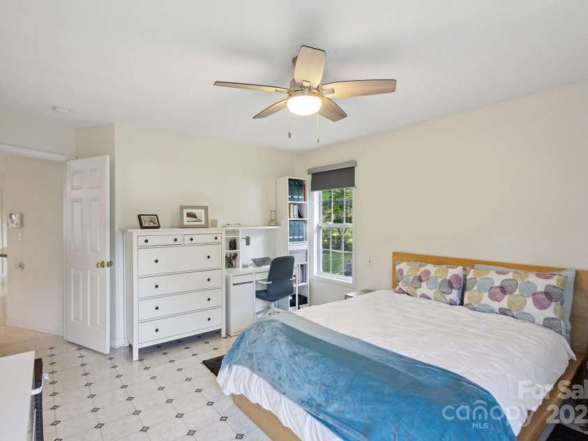 3721 Conway Avenue, Charlotte, NC 28209.  MLS# CAR4263986, YatesRealty ID 24813. 