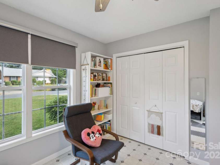 3721 Conway Avenue, Charlotte, NC 28209.  MLS# CAR4263986, YatesRealty ID 24813. 