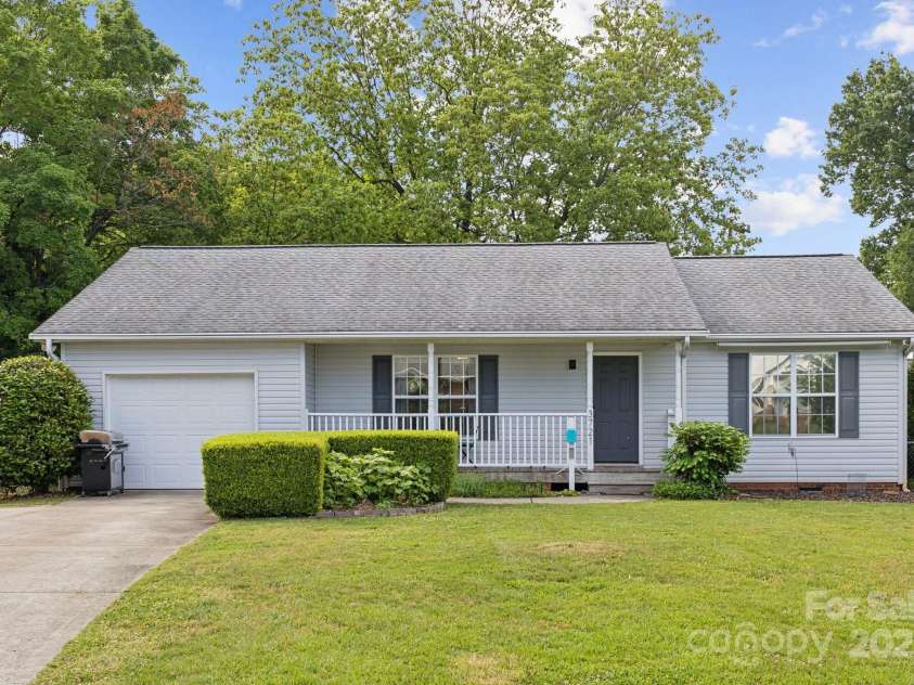 3721 Conway Avenue, Charlotte, NC 28209.  MLS# CAR4263986, YatesRealty ID 24813. 