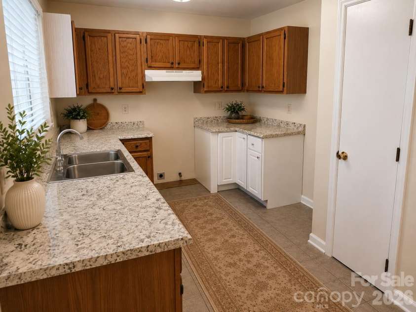 7636 Eastbourne Road, Charlotte, NC 28227.  MLS# CAR4384682, YatesRealty ID 24813. 