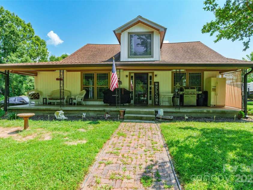 106 Guffey Road, Cherryville, NC 28021.  MLS# CAR4276352, YatesRealty ID 24814. 