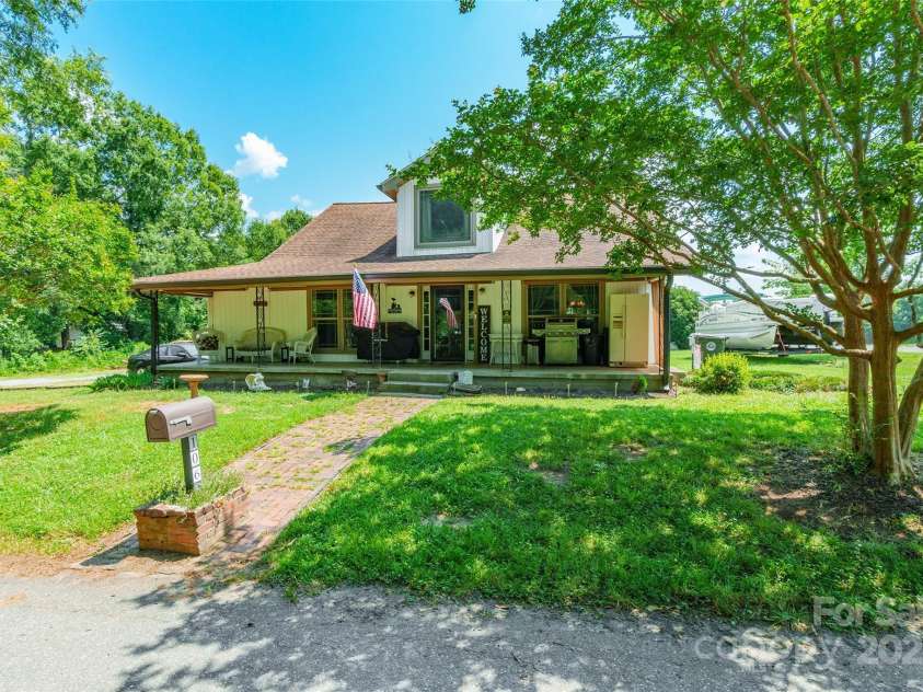 106 Guffey Road, Cherryville, NC 28021.  MLS# CAR4276352, YatesRealty ID 24814. 