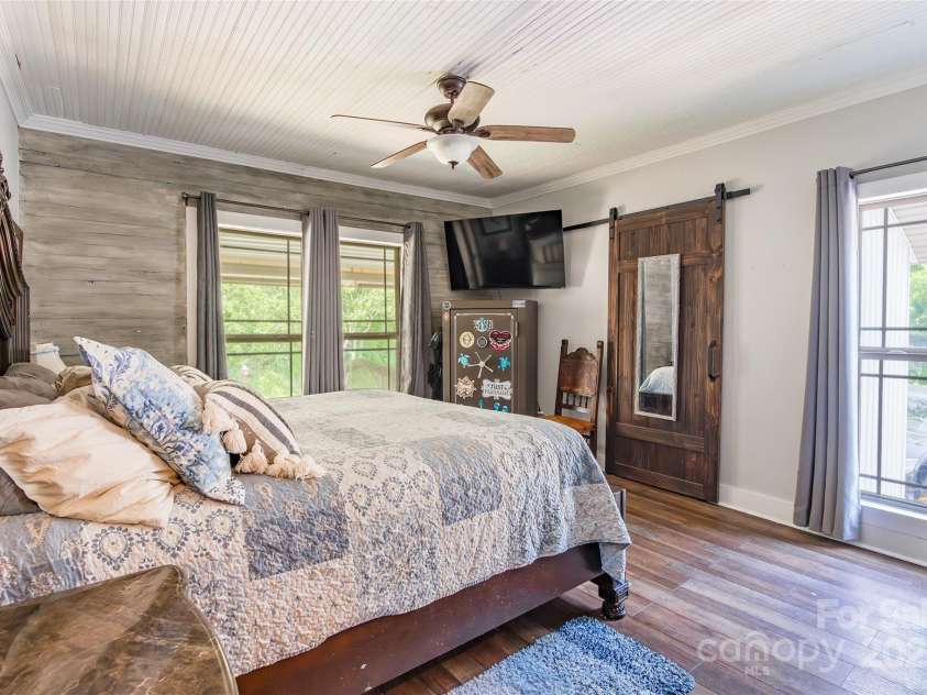 106 Guffey Road, Cherryville, NC 28021.  MLS# CAR4276352, YatesRealty ID 24814. 