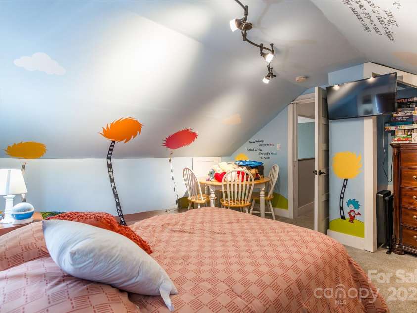 106 Guffey Road, Cherryville, NC 28021.  MLS# CAR4276352, YatesRealty ID 24814. 