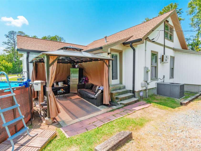 106 Guffey Road, Cherryville, NC 28021.  MLS# CAR4276352, YatesRealty ID 24814. 