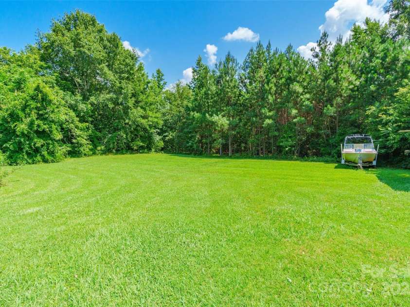 106 Guffey Road, Cherryville, NC 28021.  MLS# CAR4276352, YatesRealty ID 24814. 