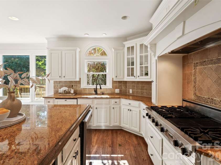 11204 Wescott Hill Drive, Huntersville, NC 28078.  MLS# CAR4384278, YatesRealty ID 24814. 