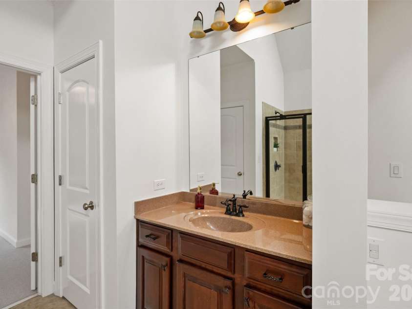11204 Wescott Hill Drive, Huntersville, NC 28078.  MLS# CAR4384278, YatesRealty ID 24814. 