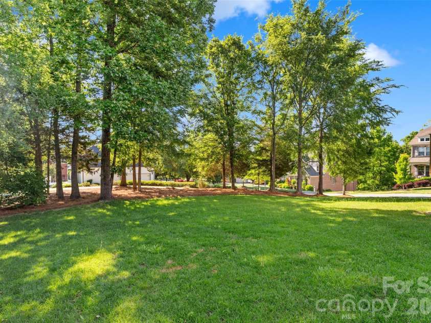 11204 Wescott Hill Drive, Huntersville, NC 28078.  MLS# CAR4384278, YatesRealty ID 24814. 