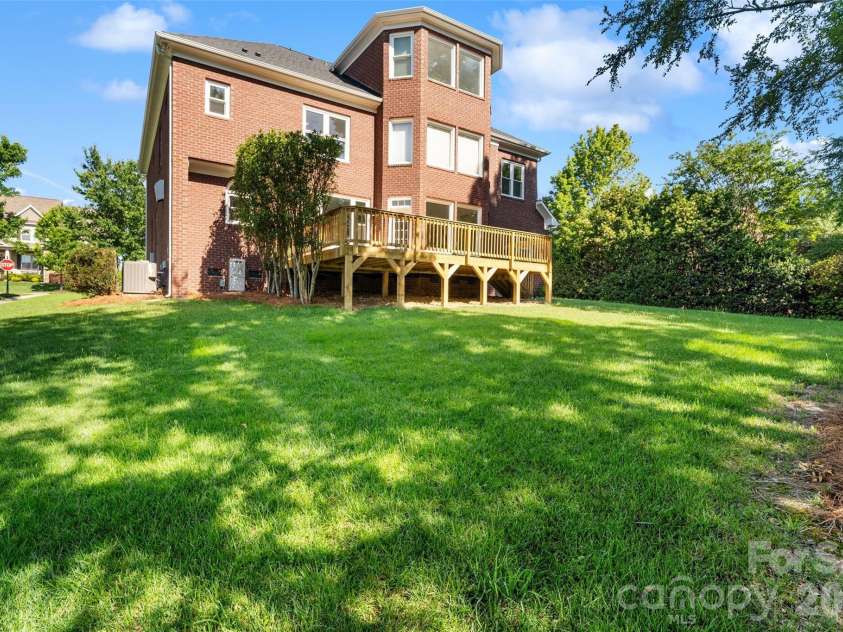 11204 Wescott Hill Drive, Huntersville, NC 28078.  MLS# CAR4384278, YatesRealty ID 24814. 