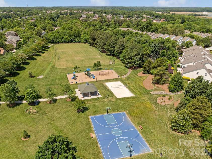 11204 Wescott Hill Drive, Huntersville, NC 28078.  MLS# CAR4384278, YatesRealty ID 24814. 