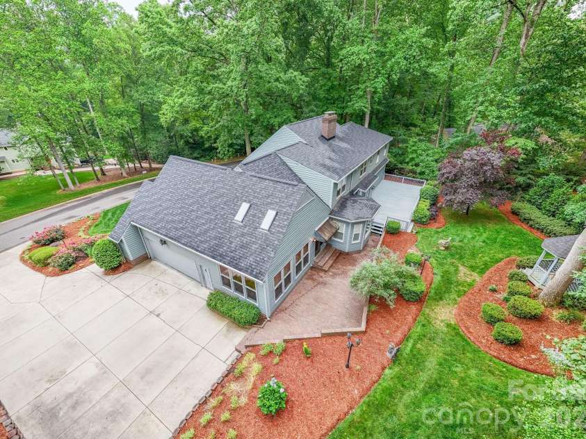 2804 Wimbledon Drive, Gastonia, NC 28056.  MLS# CAR4376535, YatesRealty ID 24815. 