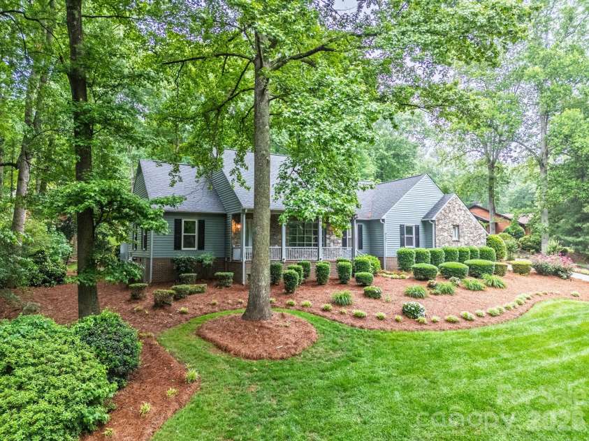 2804 Wimbledon Drive, Gastonia, NC 28056.  MLS# CAR4376535, YatesRealty ID 24815. Beautiful private lot.