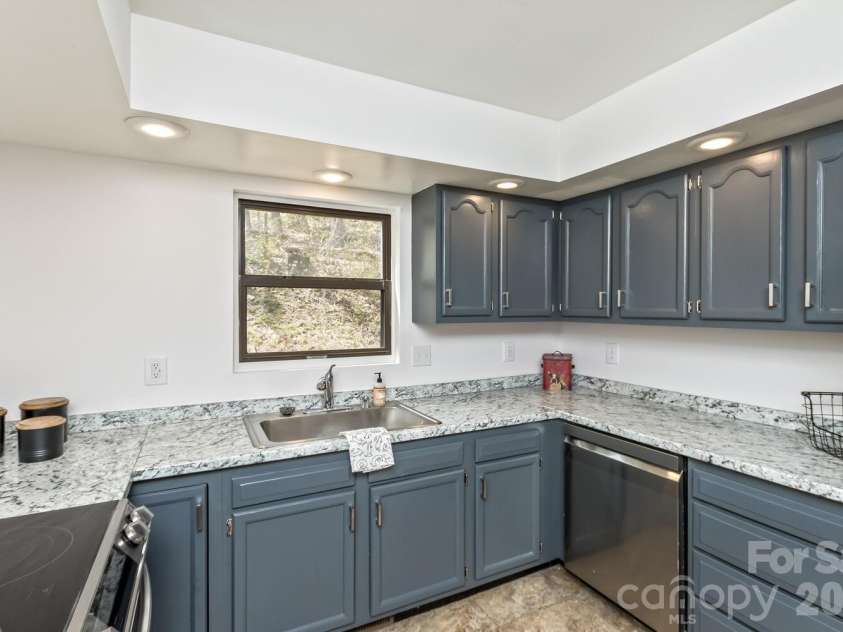 53 Benfield Road, Weaverville, NC 28787.  MLS# CAR4352245, YatesRealty ID 24816. 