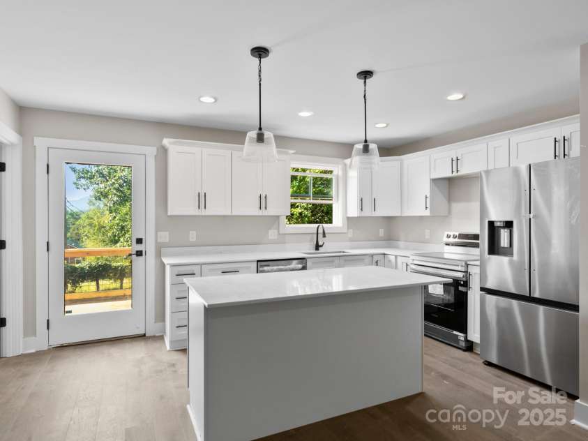 118 Muse Ridge Drive, Candler, NC 28715.  MLS# CAR4276670, YatesRealty ID 24817. 