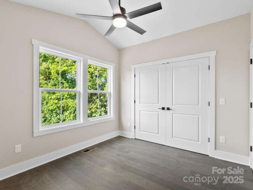 118 Muse Ridge Drive, Candler, NC 28715.  MLS# CAR4276670, YatesRealty ID 24817. Bed 2