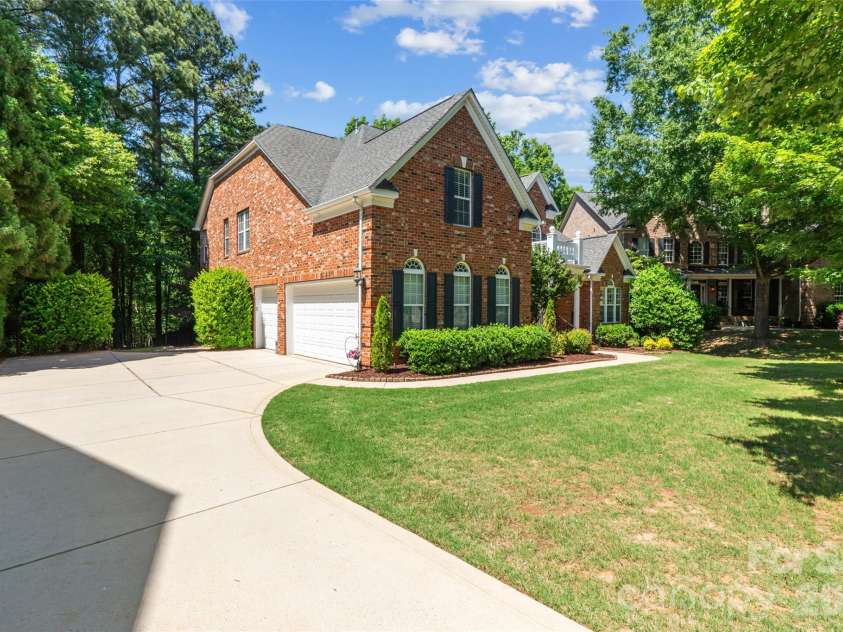 17808 Durrango Court, Charlotte, NC 28278.  MLS# CAR4383282, YatesRealty ID 24817. 