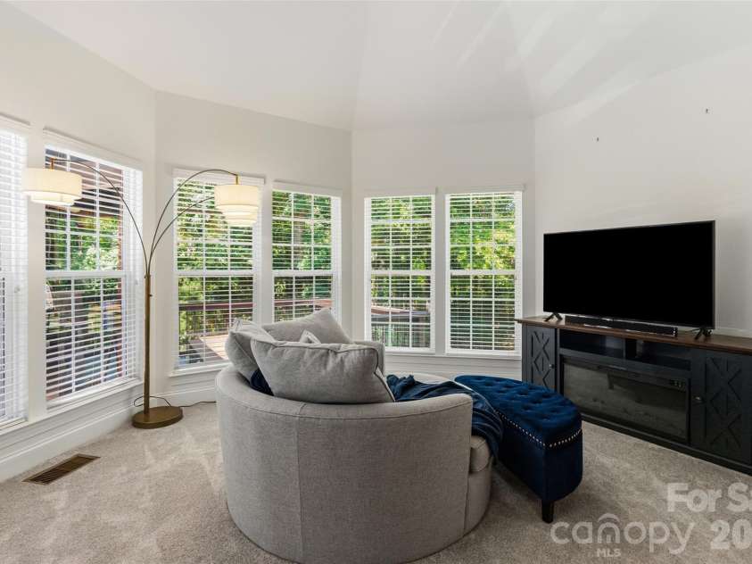 17808 Durrango Court, Charlotte, NC 28278.  MLS# CAR4383282, YatesRealty ID 24817. 