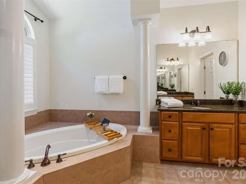 17808 Durrango Court, Charlotte, NC 28278.  MLS# CAR4383282, YatesRealty ID 24817. 
