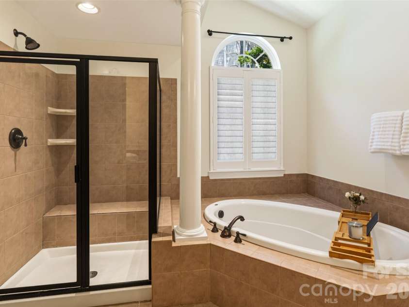 17808 Durrango Court, Charlotte, NC 28278.  MLS# CAR4383282, YatesRealty ID 24817. 