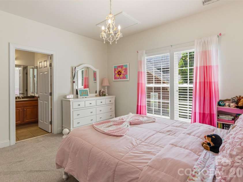 17808 Durrango Court, Charlotte, NC 28278.  MLS# CAR4383282, YatesRealty ID 24817. 