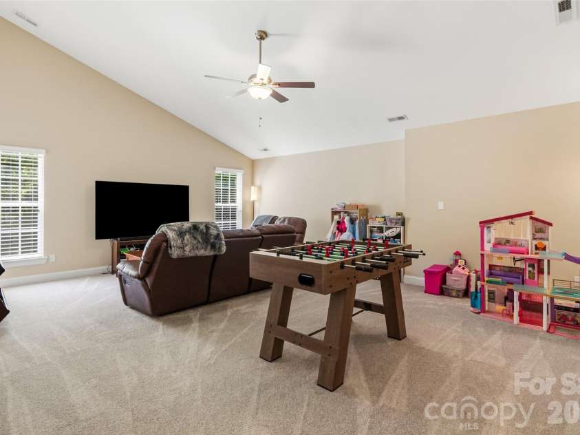17808 Durrango Court, Charlotte, NC 28278.  MLS# CAR4383282, YatesRealty ID 24817. 