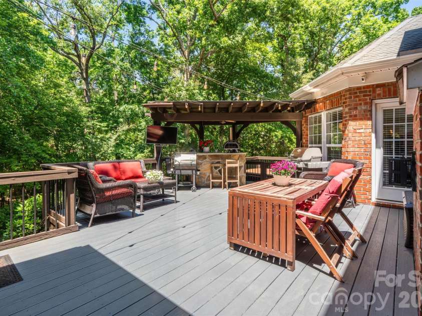 17808 Durrango Court, Charlotte, NC 28278.  MLS# CAR4383282, YatesRealty ID 24817. 