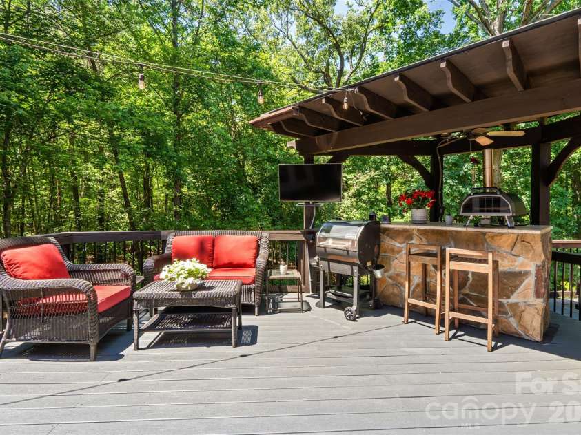 17808 Durrango Court, Charlotte, NC 28278.  MLS# CAR4383282, YatesRealty ID 24817. 
