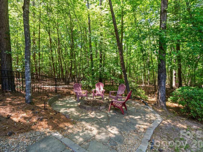 17808 Durrango Court, Charlotte, NC 28278.  MLS# CAR4383282, YatesRealty ID 24817. 