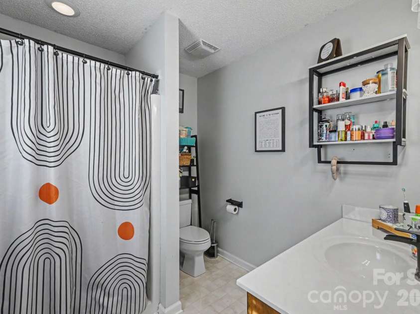 8664 Red Road, Rockwell, NC 28138.  MLS# CAR4378241, YatesRealty ID 24818. Primary Bathroom