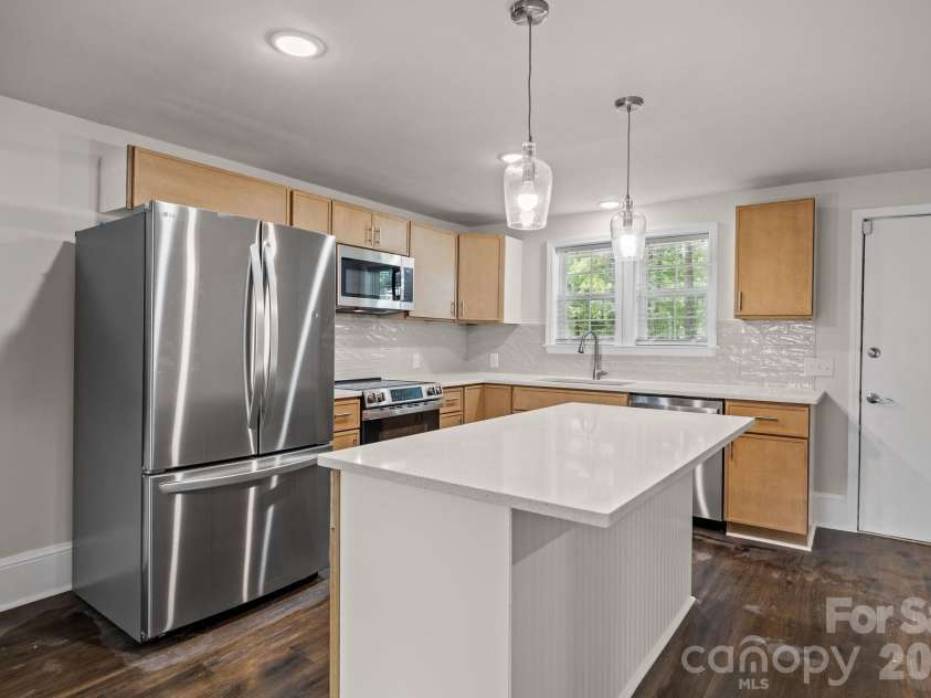 6109 Cora Street, Charlotte, NC 28216.  MLS# CAR4376653, YatesRealty ID 24819. 