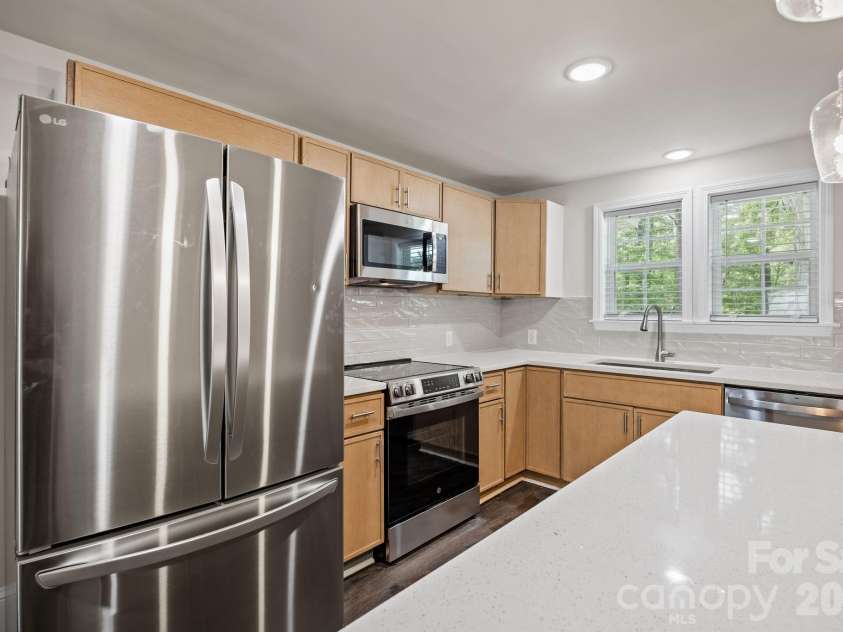 6109 Cora Street, Charlotte, NC 28216.  MLS# CAR4376653, YatesRealty ID 24819. 