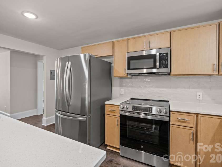 6109 Cora Street, Charlotte, NC 28216.  MLS# CAR4376653, YatesRealty ID 24819. 