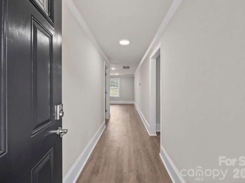 6109 Cora Street, Charlotte, NC 28216.  MLS# CAR4376653, YatesRealty ID 24819. 