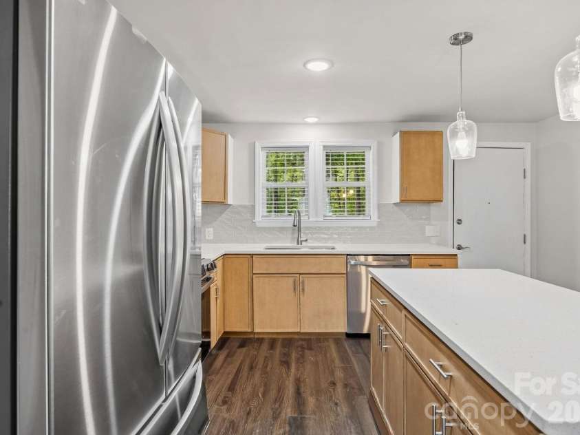 6109 Cora Street, Charlotte, NC 28216.  MLS# CAR4376653, YatesRealty ID 24819. 
