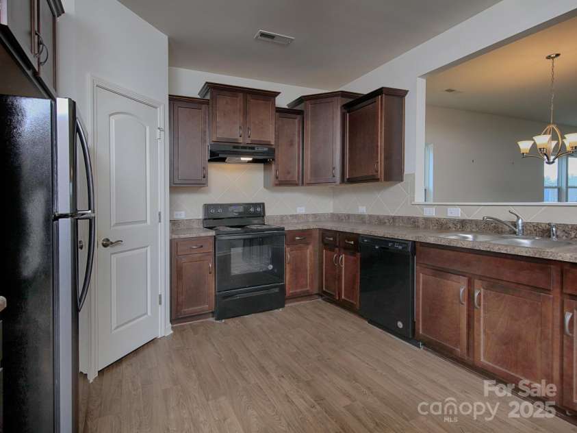 130 Jana Drive, Statesville, NC 28677.  MLS# CAR4285748, YatesRealty ID 2482. Kitchen
