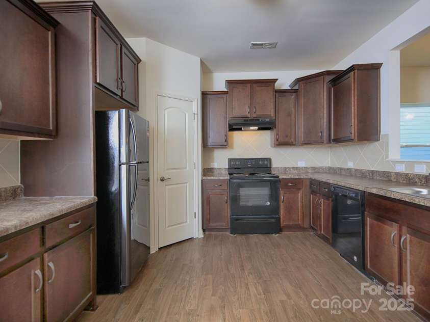 130 Jana Drive, Statesville, NC 28677.  MLS# CAR4285748, YatesRealty ID 2482. Kitchen