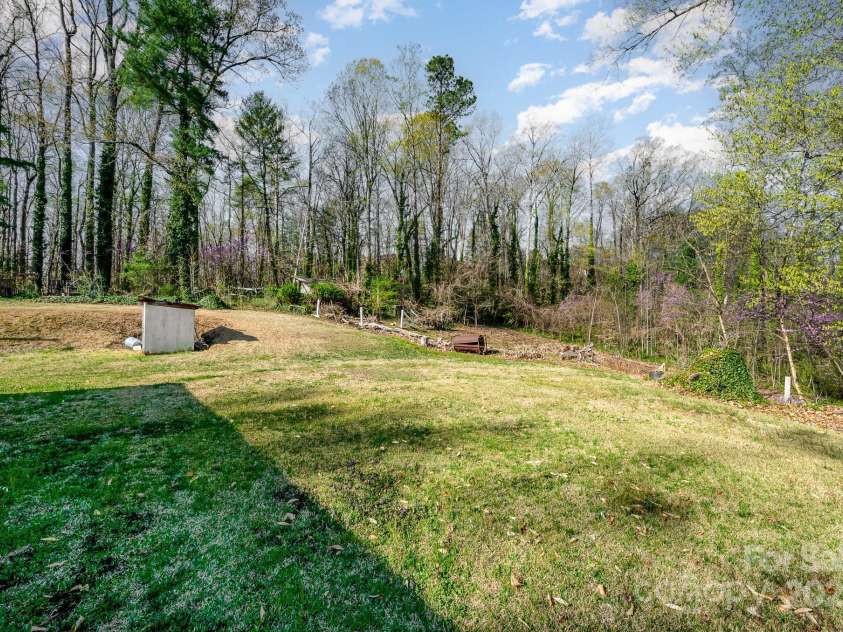 724 Rocky River Road, Charlotte, NC 28213.  MLS# CAR4238806, YatesRealty ID 2482. 