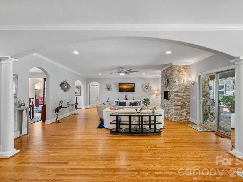 104 Timberside Drive, Davidson, NC 28036.  MLS# CAR4381791, YatesRealty ID 24822. 