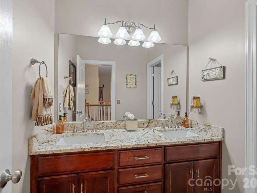 104 Timberside Drive, Davidson, NC 28036.  MLS# CAR4381791, YatesRealty ID 24822. 