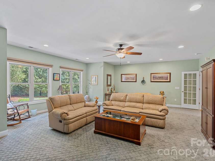 104 Timberside Drive, Davidson, NC 28036.  MLS# CAR4381791, YatesRealty ID 24822. 