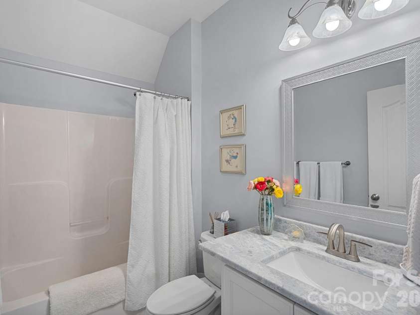 104 Timberside Drive, Davidson, NC 28036.  MLS# CAR4381791, YatesRealty ID 24822. 
