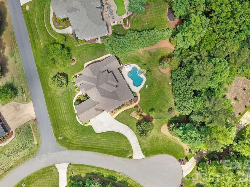 104 Timberside Drive, Davidson, NC 28036.  MLS# CAR4381791, YatesRealty ID 24822. 