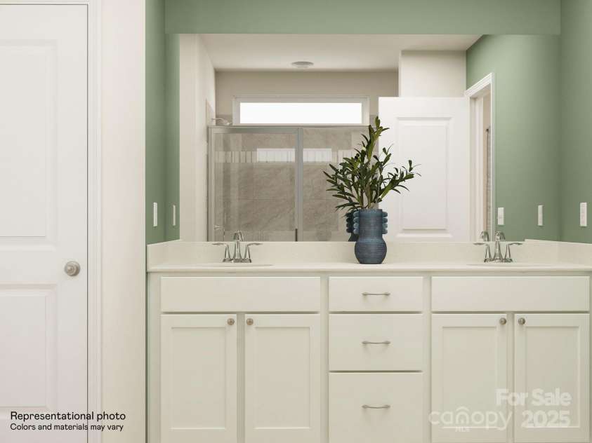 1616 Swallow Tail Drive, Cramerton, NC 28012.  MLS# CAR4277364, YatesRealty ID 24824. Owners Bath